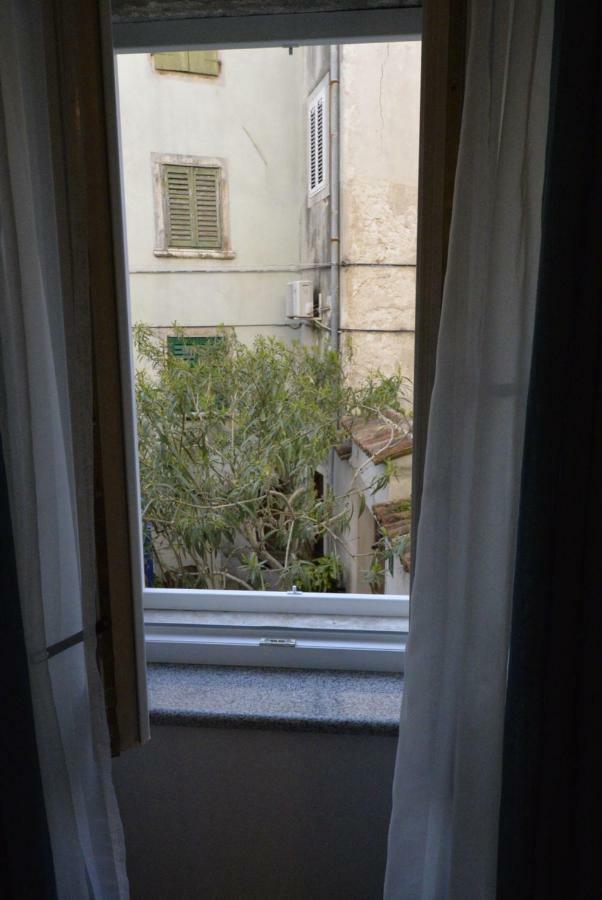 Apartments And Rooms Oliva ツレス エクステリア 写真