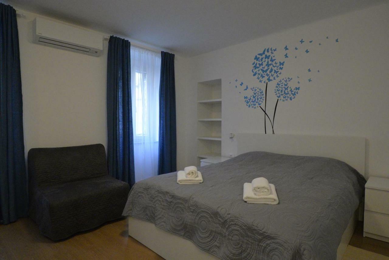 Apartments And Rooms Oliva ツレス エクステリア 写真