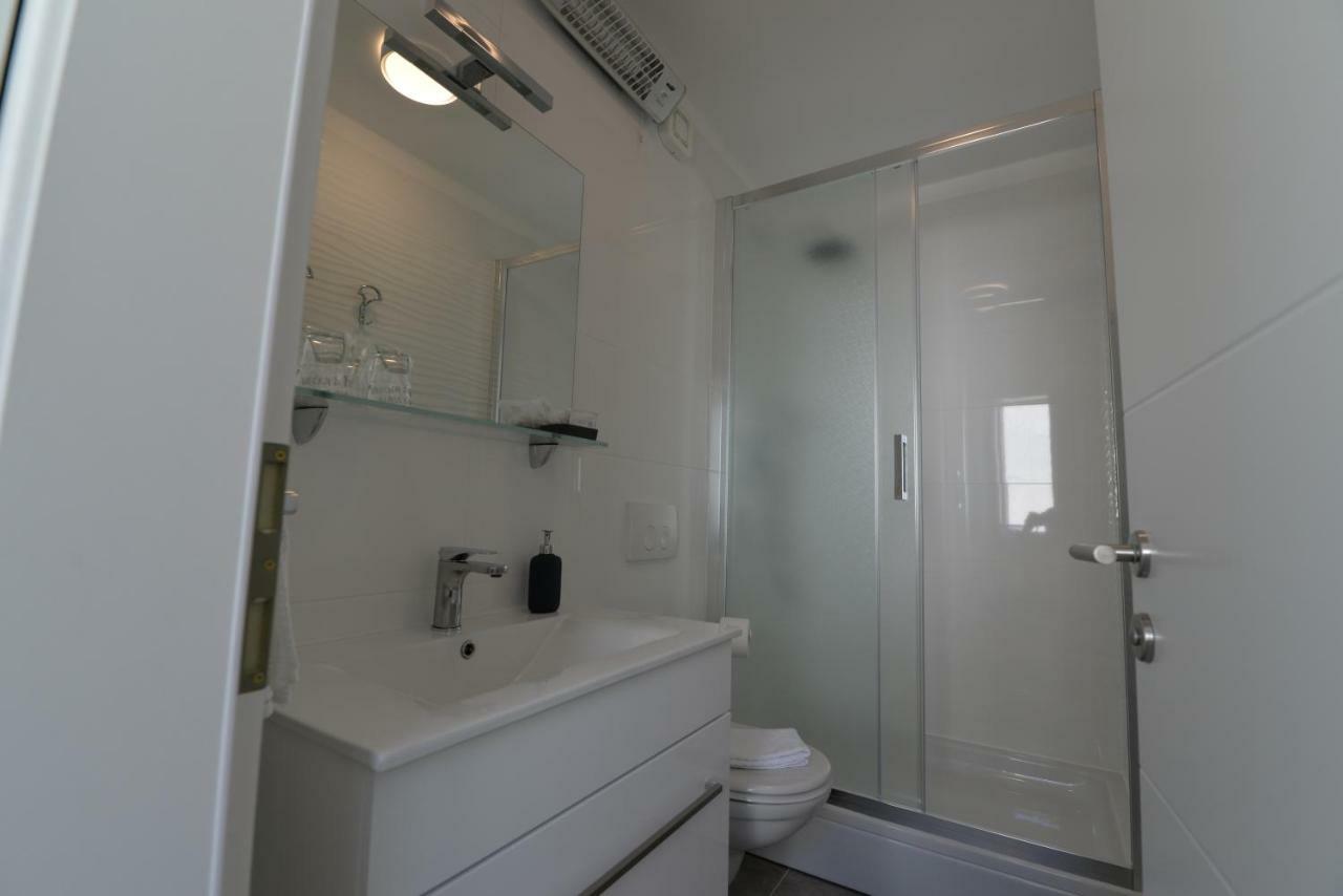 Apartments And Rooms Oliva ツレス エクステリア 写真
