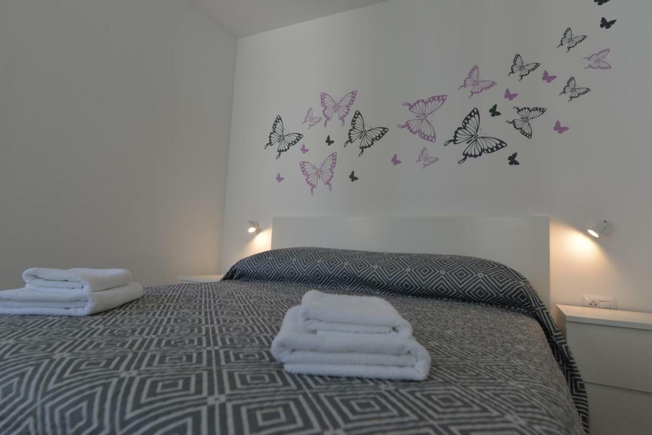 Apartments And Rooms Oliva ツレス エクステリア 写真