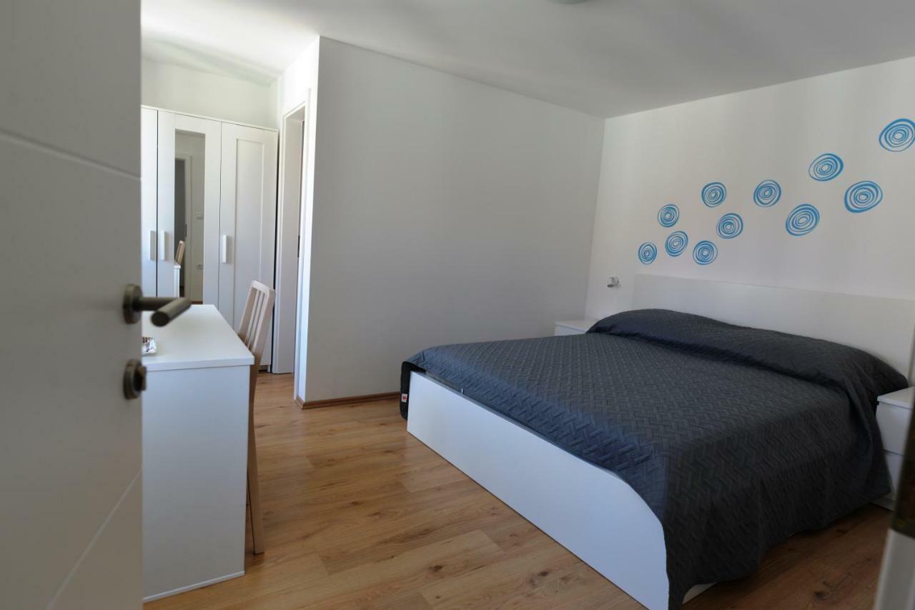 Apartments And Rooms Oliva ツレス エクステリア 写真